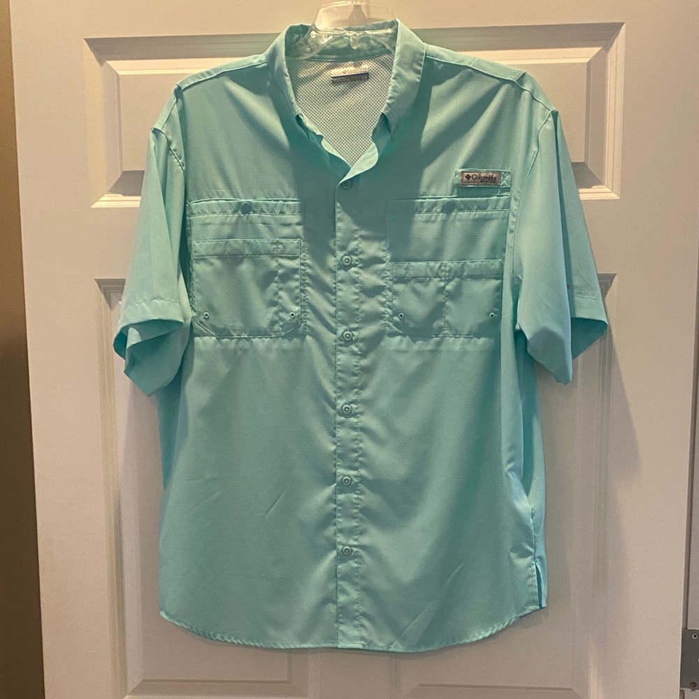 Columbia Men's Aqua Casual Button-Down Shirt
